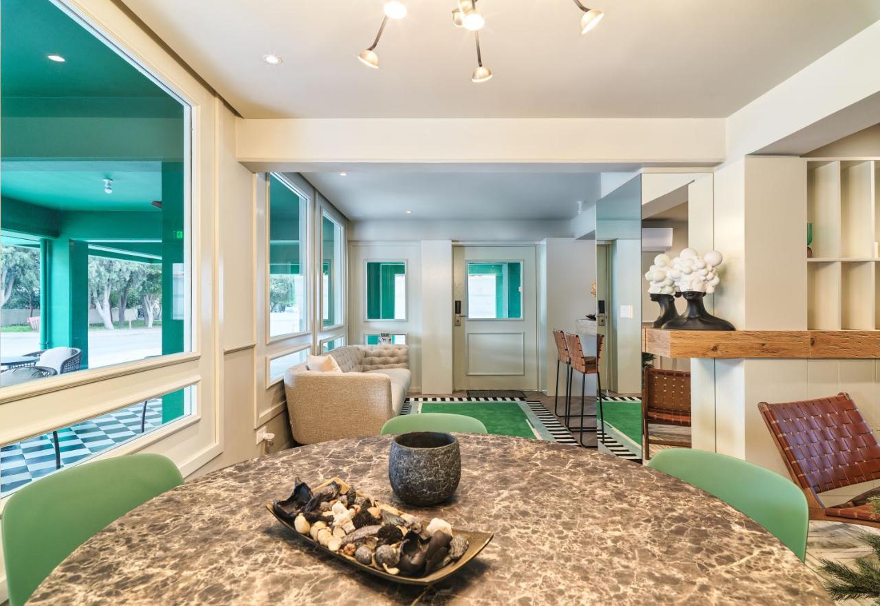 Liv The City Suites Adults Only Ларнака Екстериор снимка