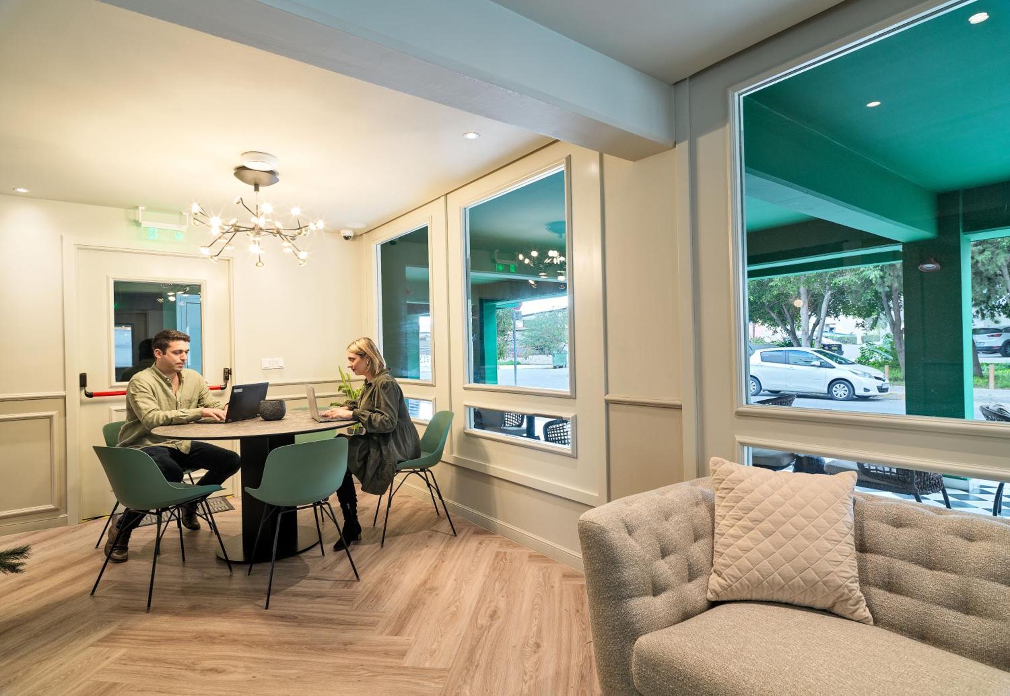Liv The City Suites Adults Only Ларнака Екстериор снимка