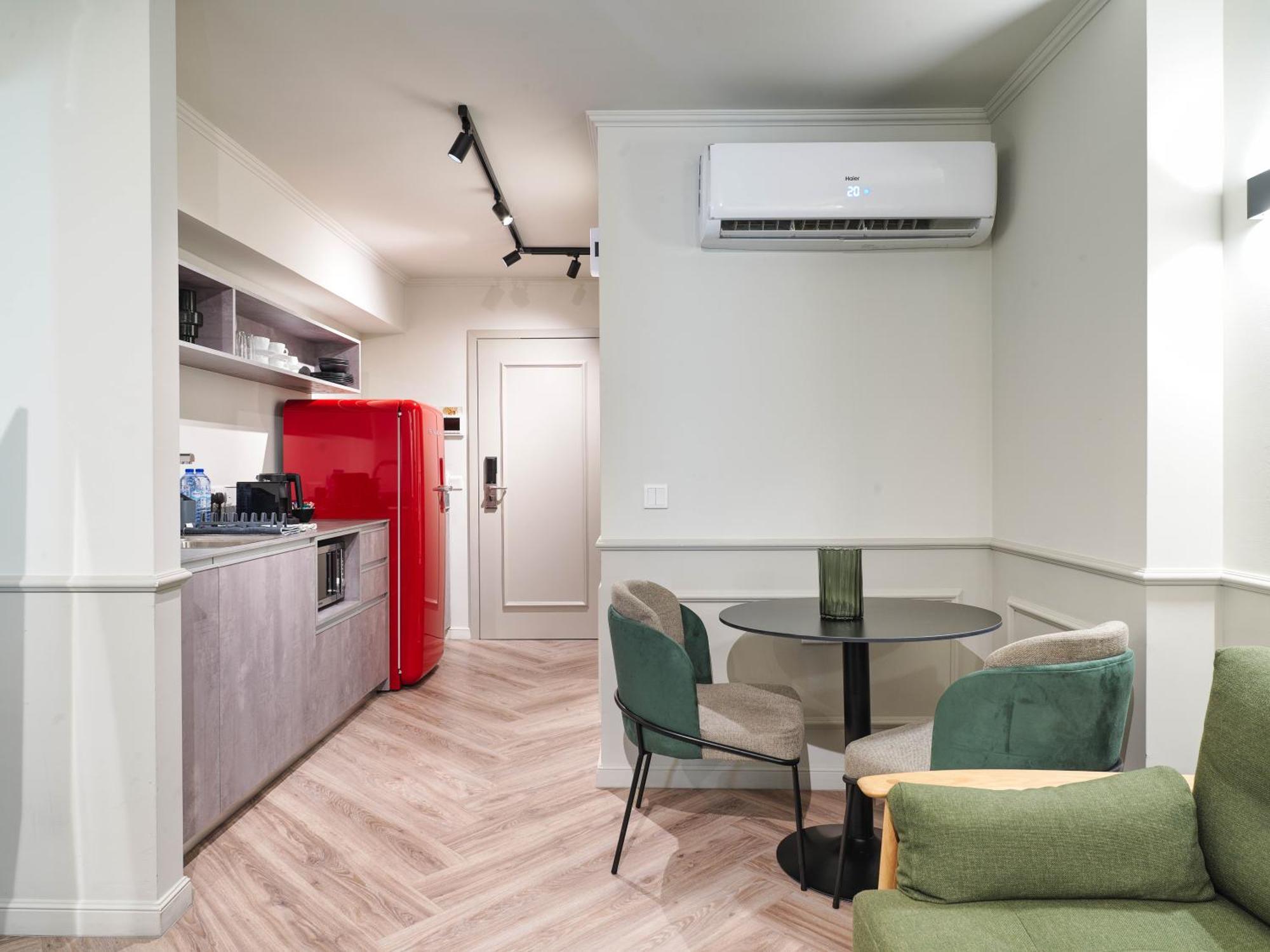 Liv The City Suites Adults Only Ларнака Екстериор снимка