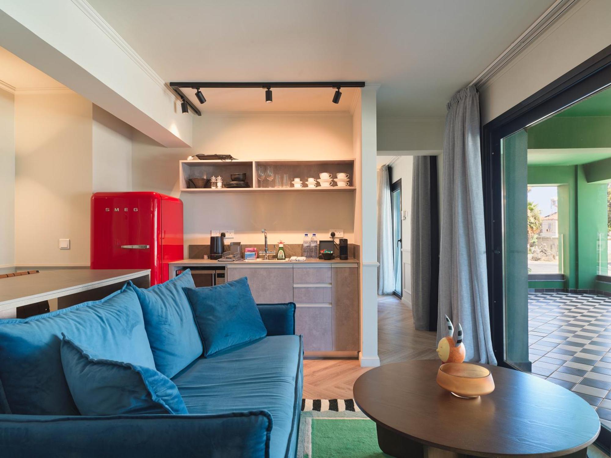 Liv The City Suites Adults Only Ларнака Екстериор снимка